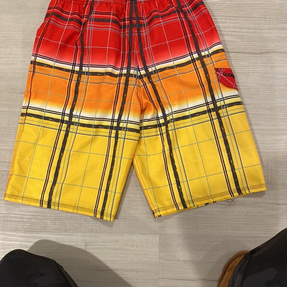 Quicksilver boys swim trunks size large - Picture 3 of 5
